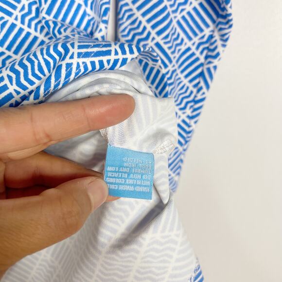 J McLaughlin Small S Blue White Geometric Print 3/4 Sleeve Catalina Cloth Top - Picture 6 of 7